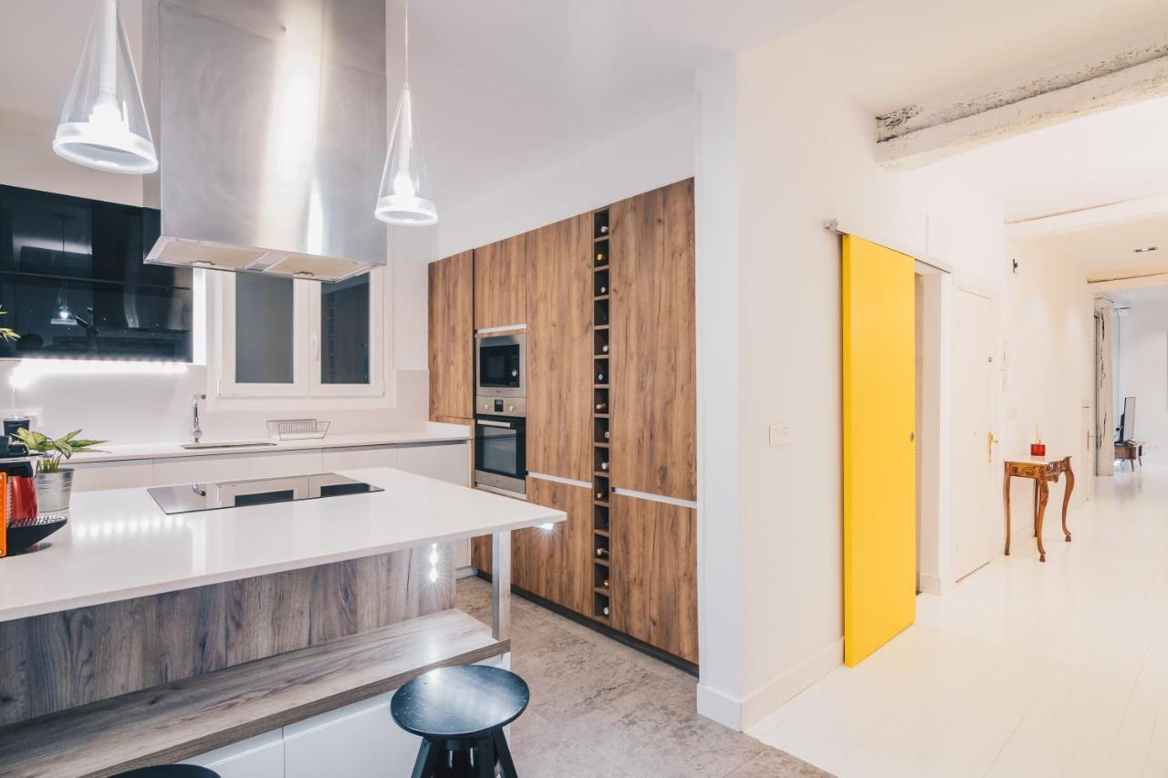 Plaza Nueva Apartment By People Rentals Bilbao Buitenkant foto